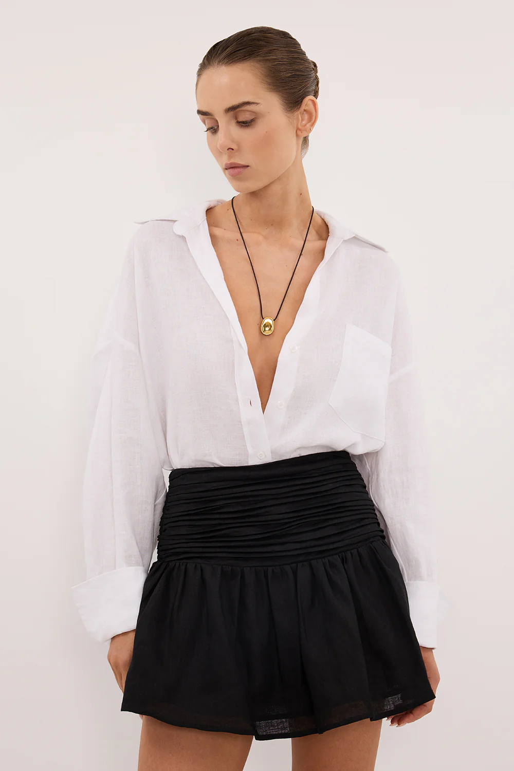 CATANIA BLACK LINEN MINI SKIRT - Image 2