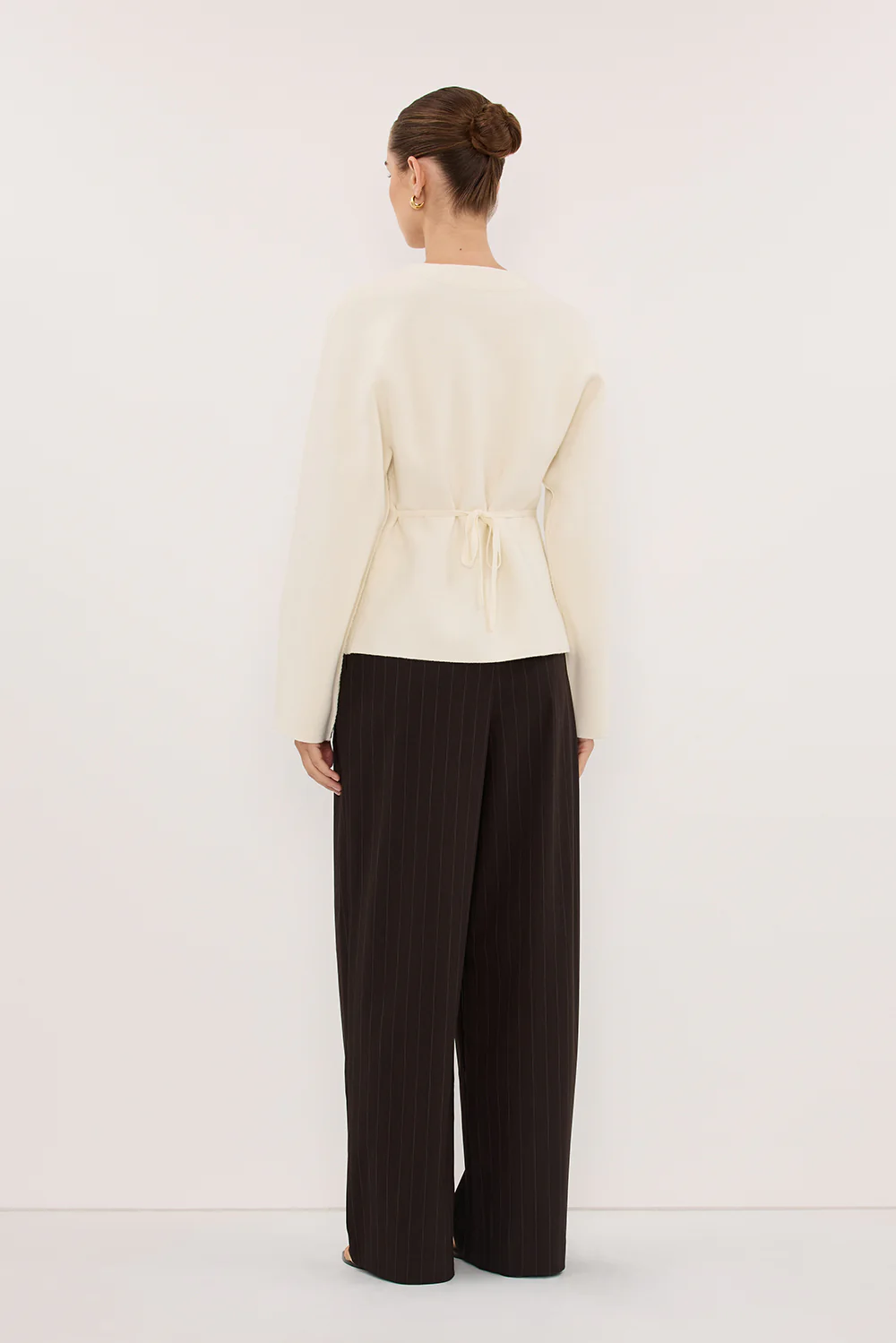 ISLA CREAM V NECK CARDIGAN - Image 4