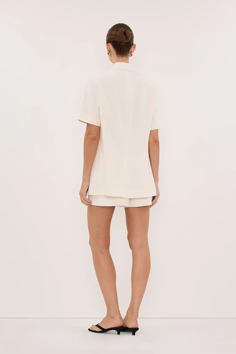JORDY CREAM TAILORED SHORT - Image 4