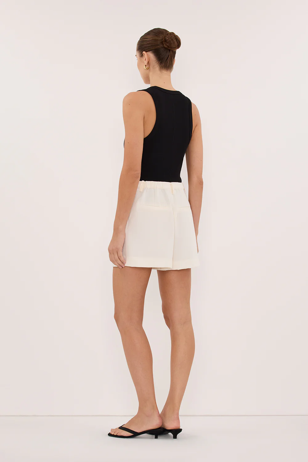 JORDY CREAM TAILORED SHORT - Image 6